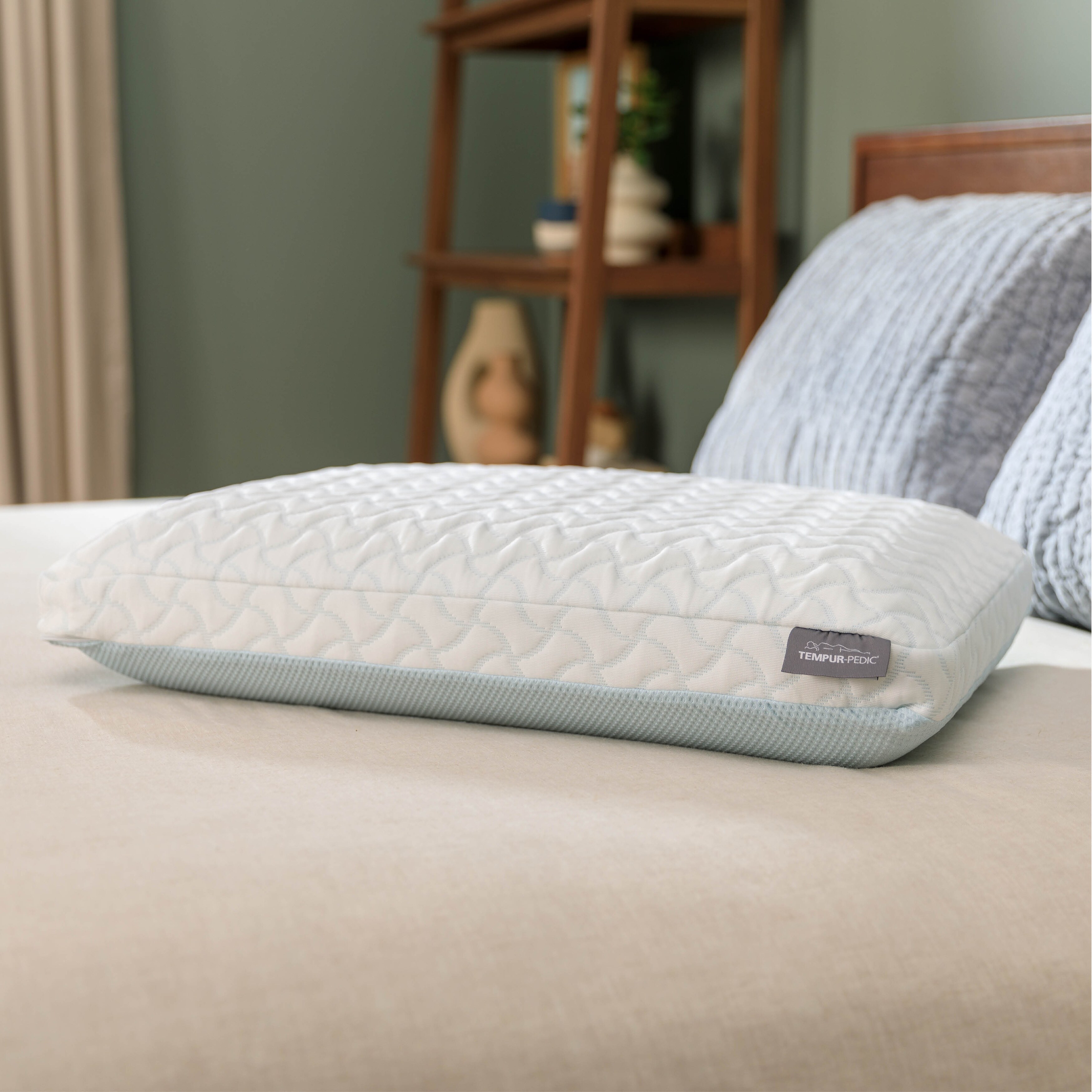 Tempur-Pedic TEMPUR Cloud + Cooling Pillow - Overstock - 43189933